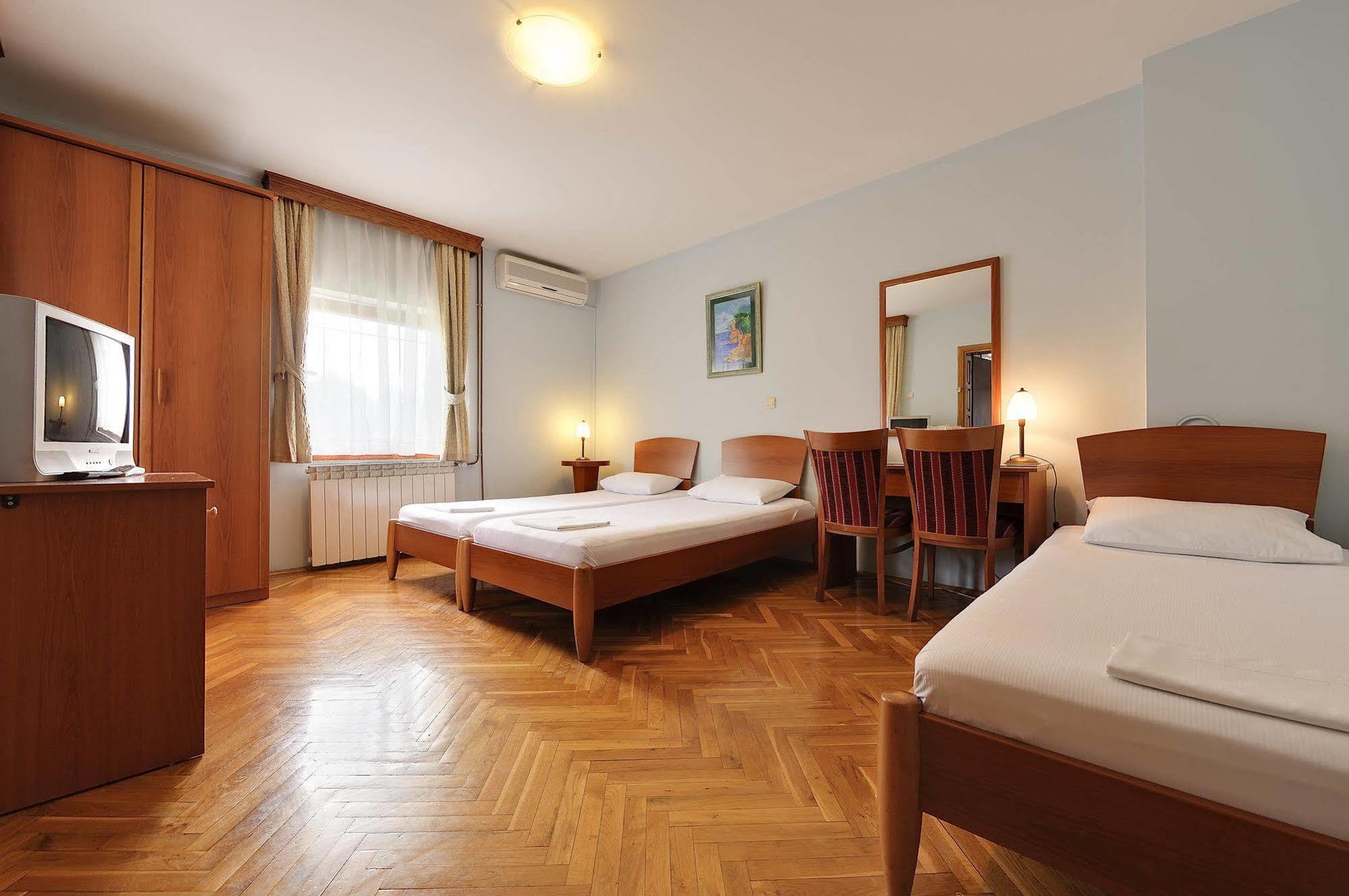 Hotel Sucevic Garni Belgrado Esterno foto