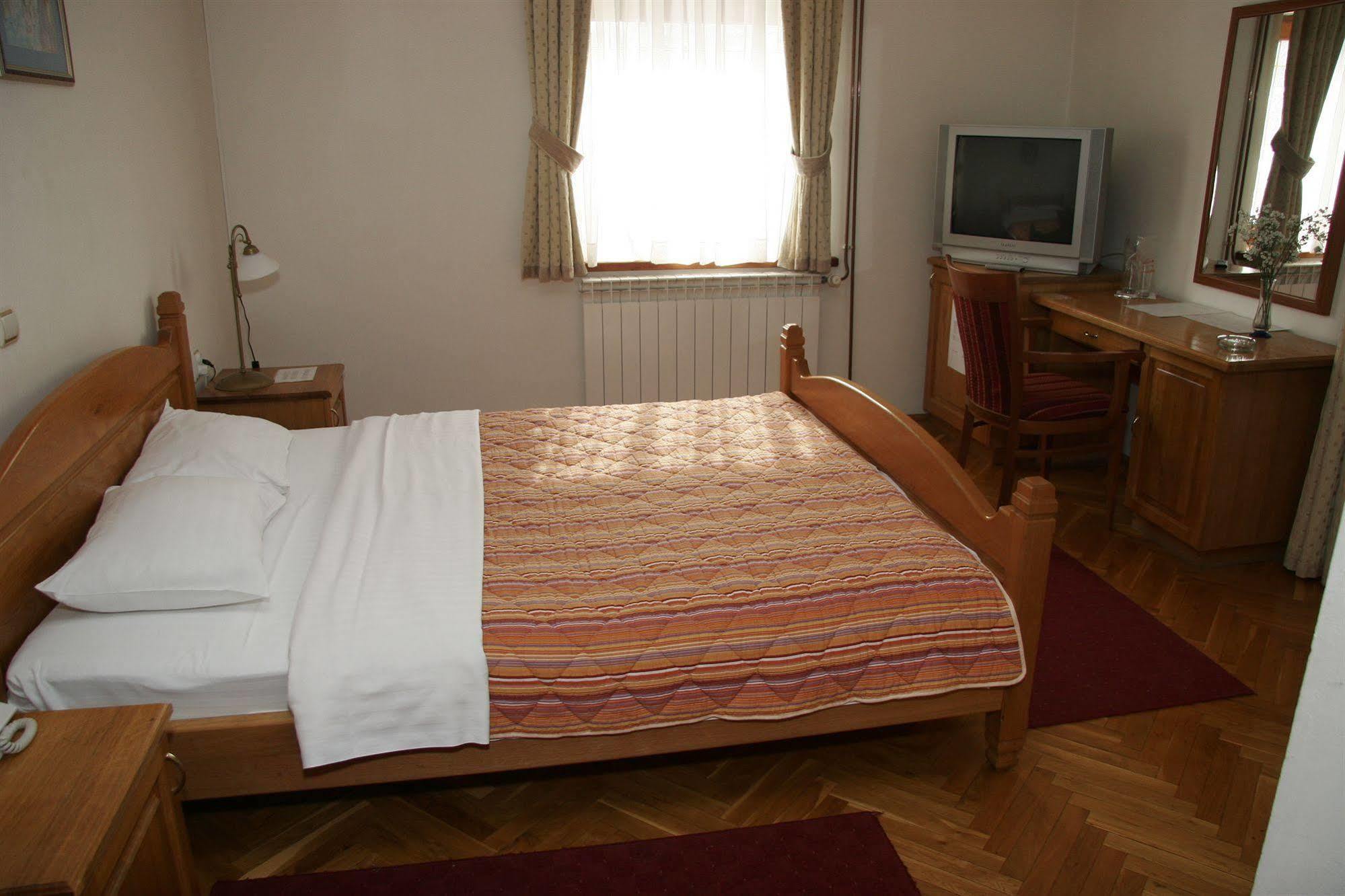Hotel Sucevic Garni Belgrado Esterno foto