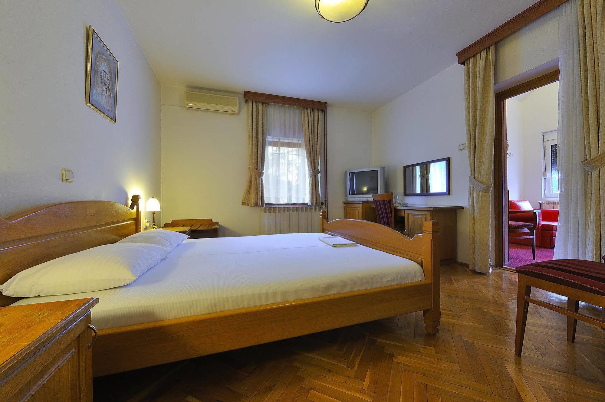 Hotel Sucevic Garni Belgrado Esterno foto