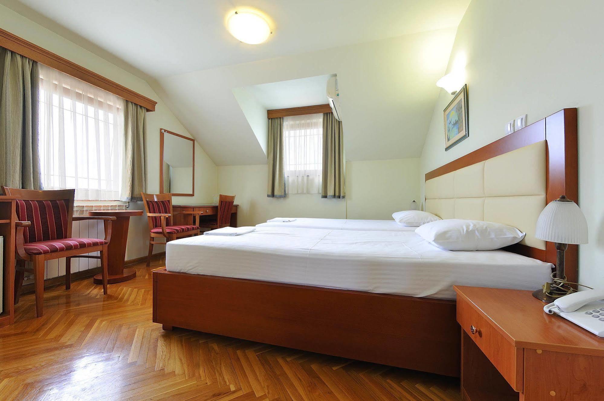 Hotel Sucevic Garni Belgrado Esterno foto